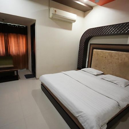 Hotel Ravi Residency Nadiad Exterior photo