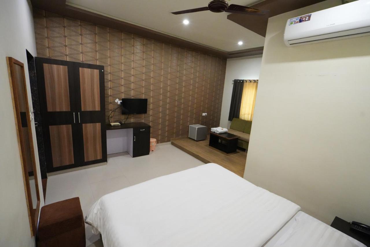 Hotel Ravi Residency Nadiad Exterior photo