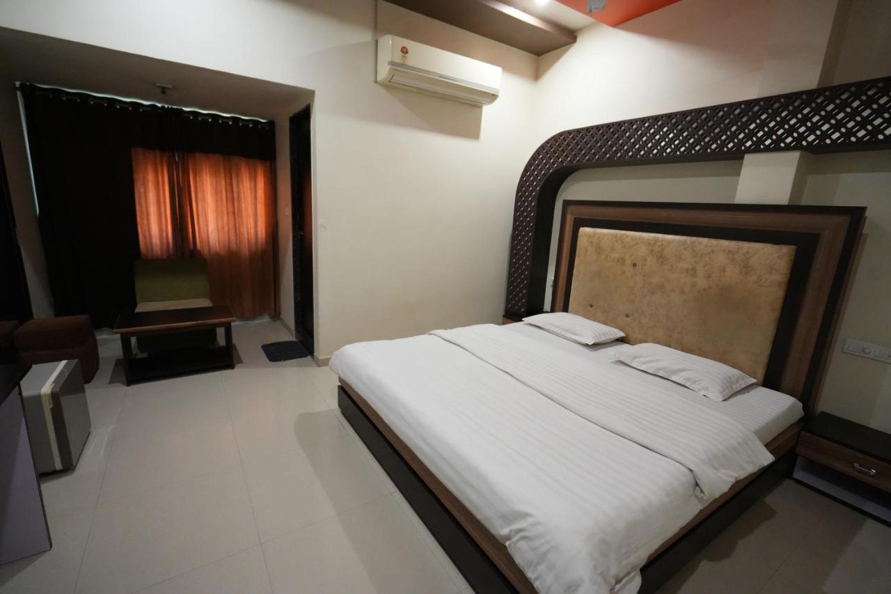 Hotel Ravi Residency Nadiad Exterior photo