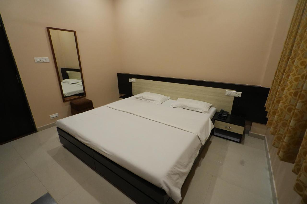 Hotel Ravi Residency Nadiad Exterior photo