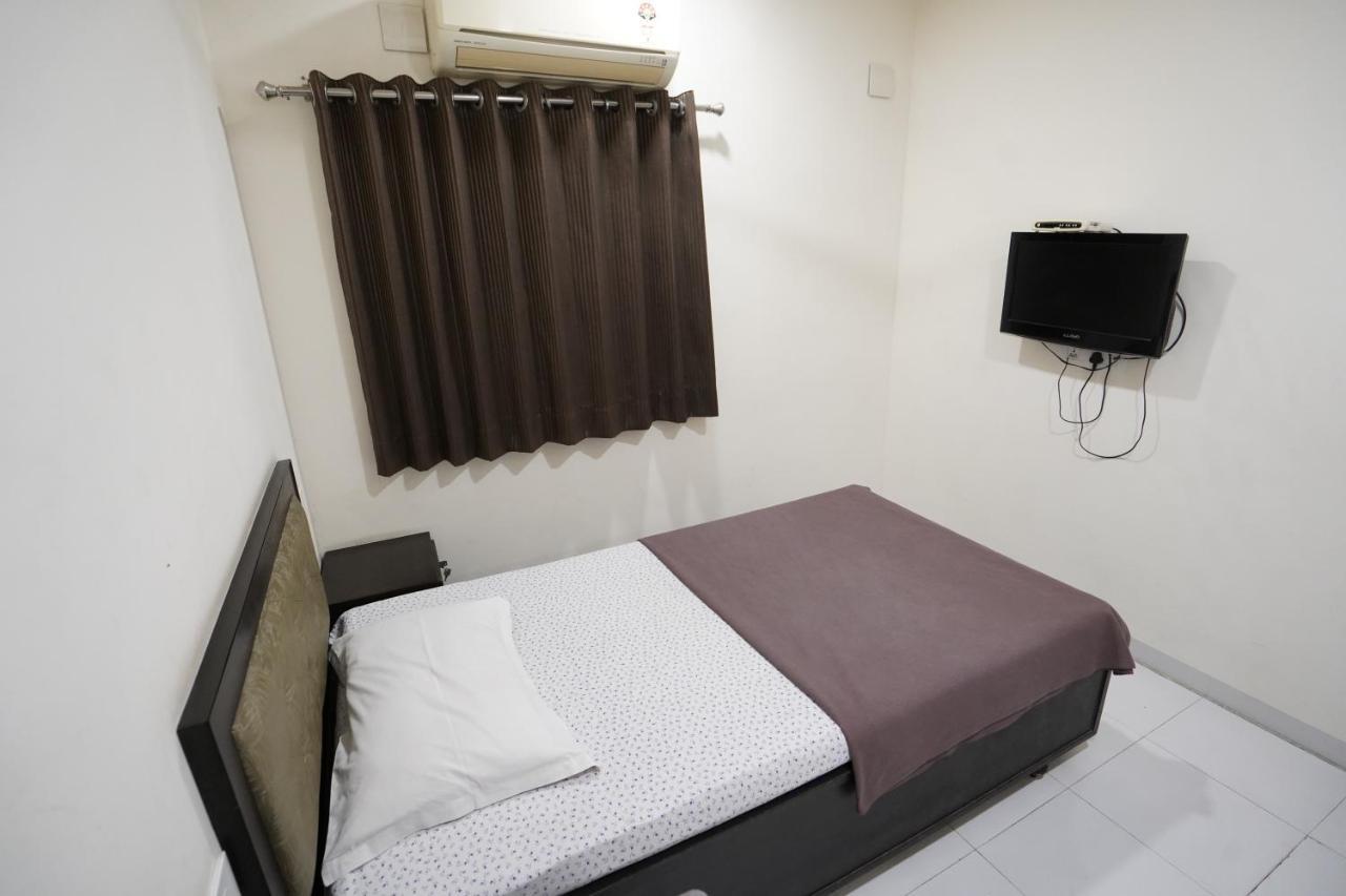 Hotel Ravi Residency Nadiad Exterior photo