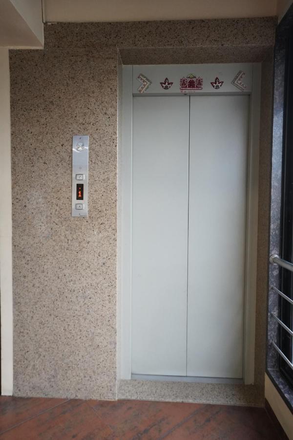 Hotel Ravi Residency Nadiad Exterior photo