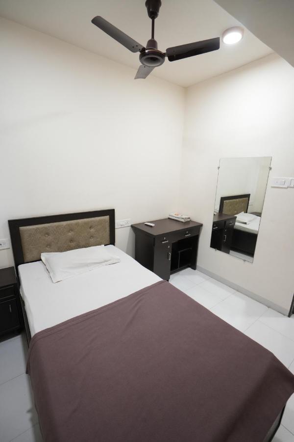 Hotel Ravi Residency Nadiad Exterior photo
