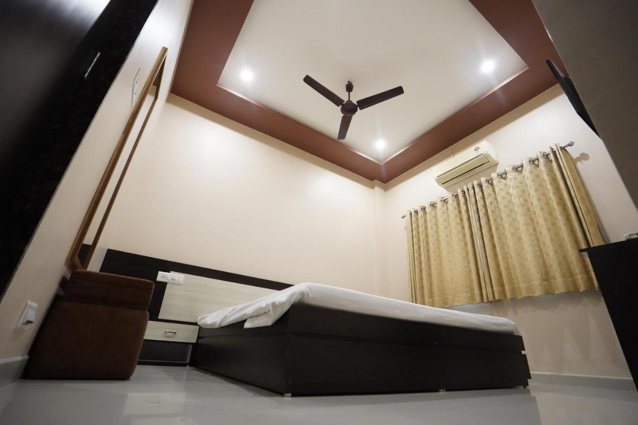 Hotel Ravi Residency Nadiad Exterior photo
